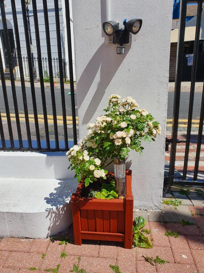 Waynes Place Hotel Hove Esterno foto